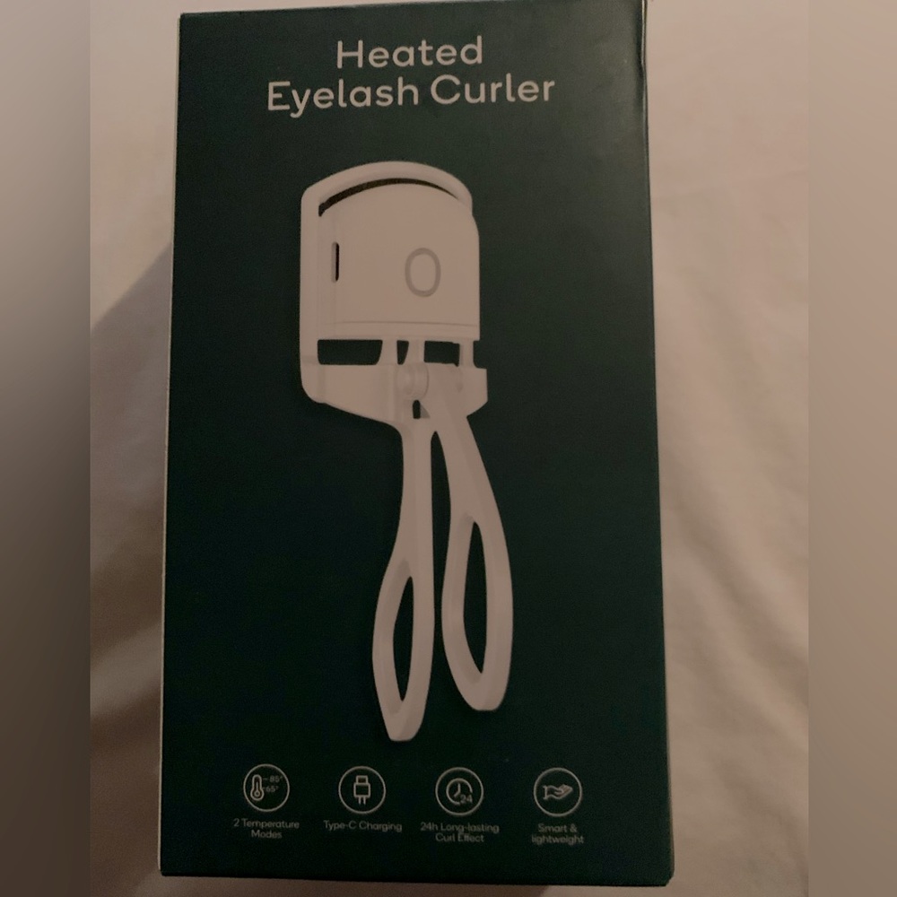 Must have rechargeable heated eyelash curler❤️